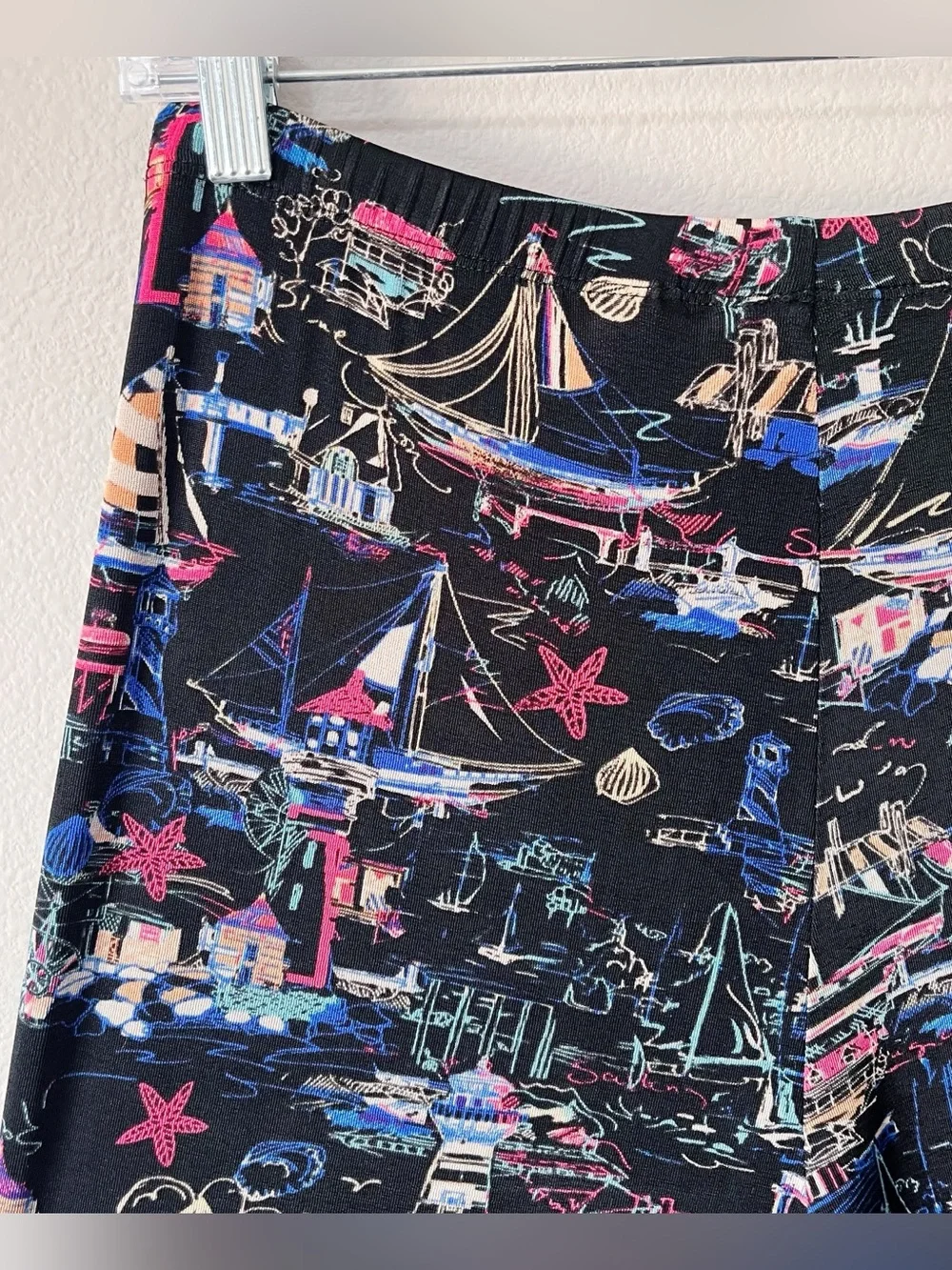 Chicos Travelers Black Multicolored Nautical Print Cropped Pants Size 1 Medium
